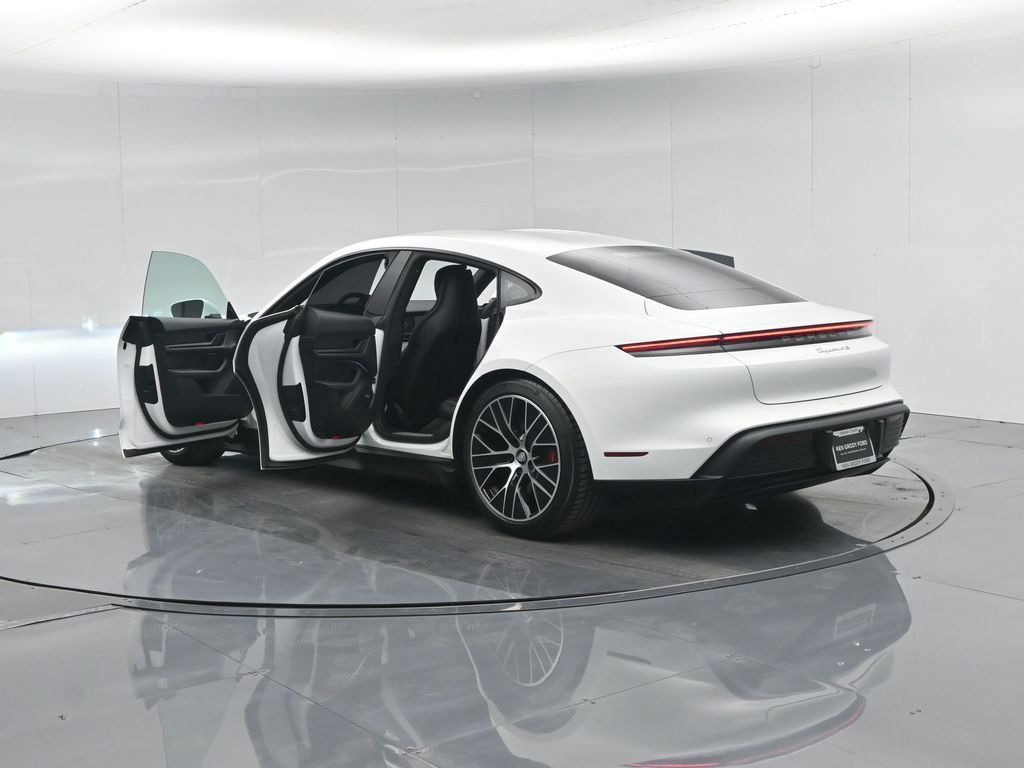 Used 2021 Porsche Taycan 4S image 34