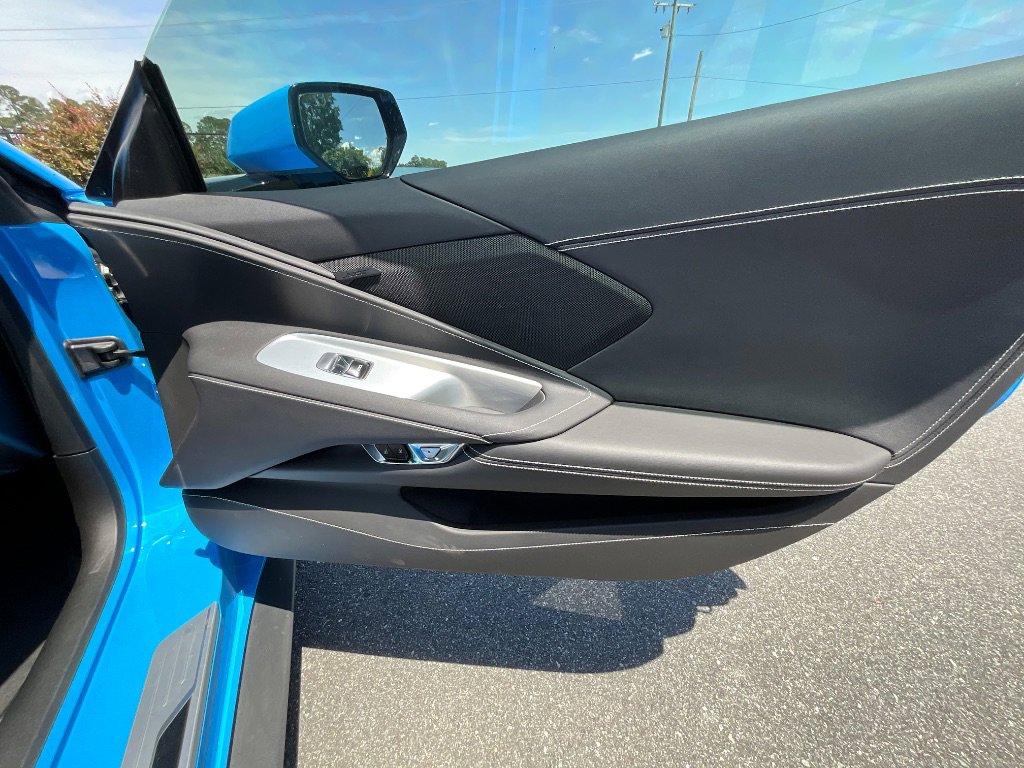 Used 2022 Chevrolet Corvette Stingray Coupe w/ Z51 Performance Package image 20