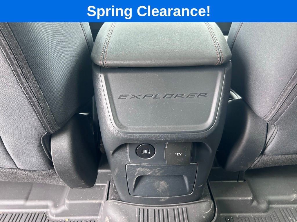 Used 2026 Ford Explorer Active AWD/4WD image 24