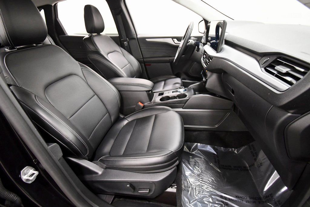 Used 2025 Ford Escape Platinum image 17