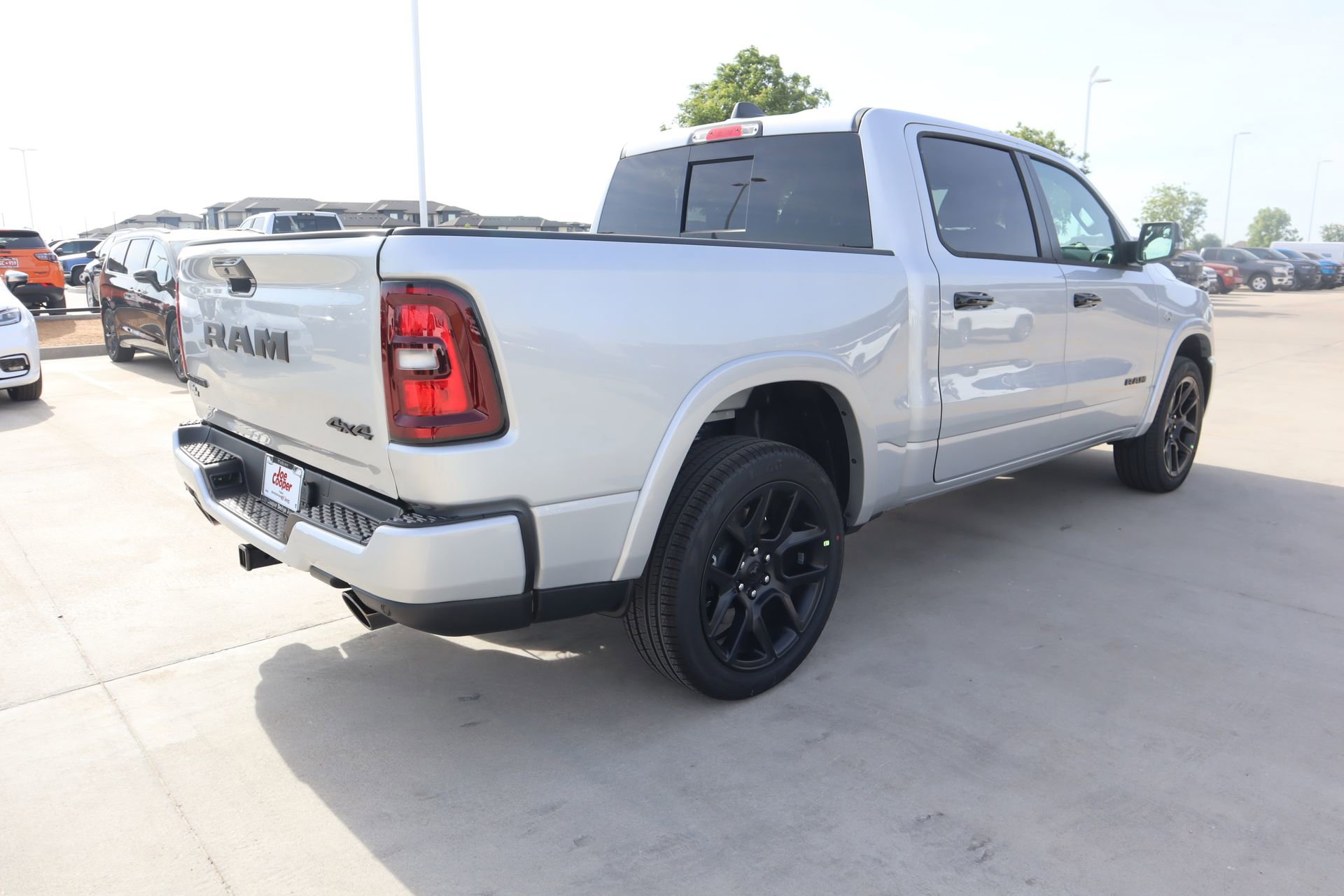 New 2026 RAM 1500 Laramie AWD/4WD image 22