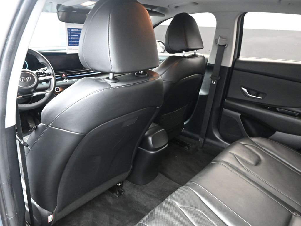 Certified 2021 Hyundai Elantra Limited image 21