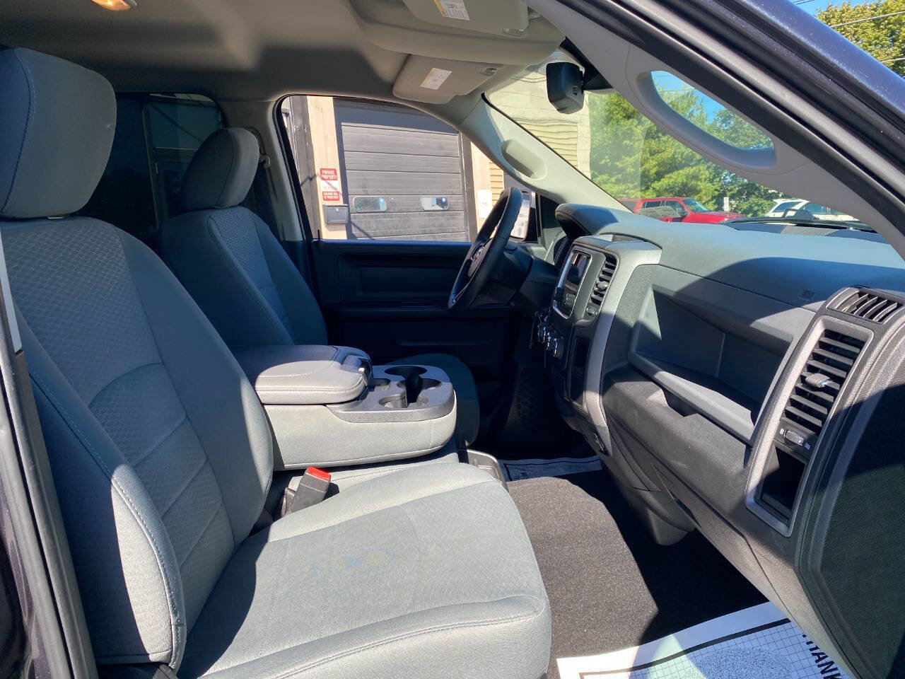 Used 2018 RAM 1500 Tradesman w/ Chrome Appearance Group image 28