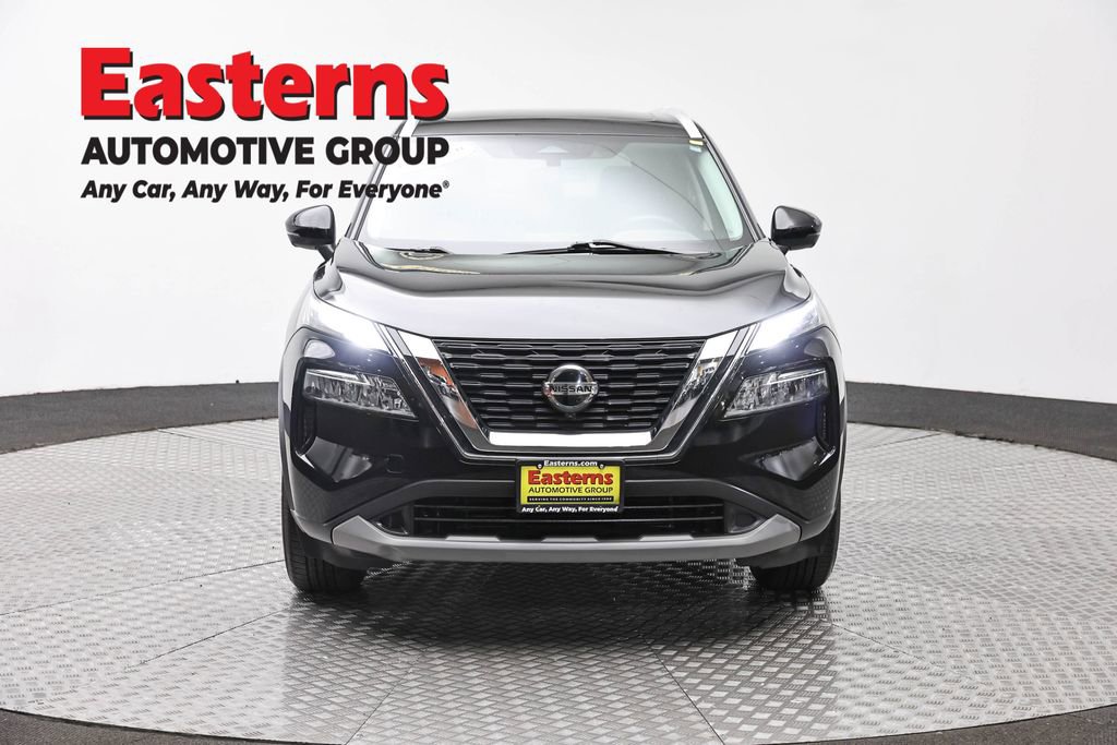 Used 2021 Nissan Rogue SV w/ Premium Package AWD/4WD image 2