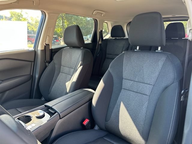 Used 2026 Nissan Rogue SV AWD/4WD image 5