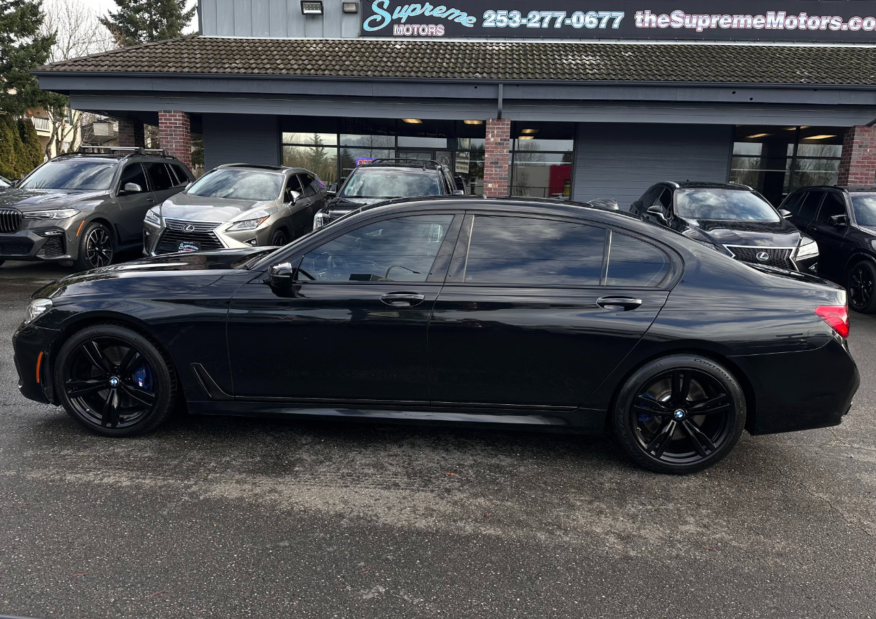 Used 2019 BMW 740i w/ M Sport Package image 10