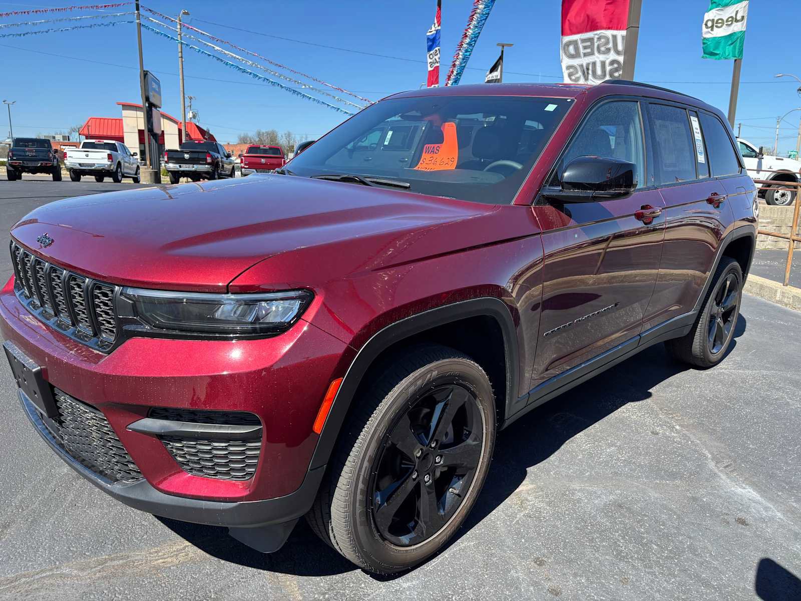 Certified 2024 Jeep Grand Cherokee Altitude image 4