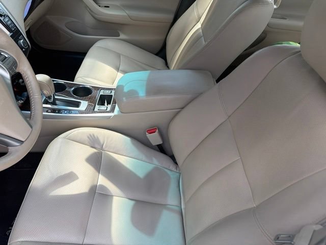 Used 2015 Nissan Altima 2.5 SL w/ Technology Package FWD image 9