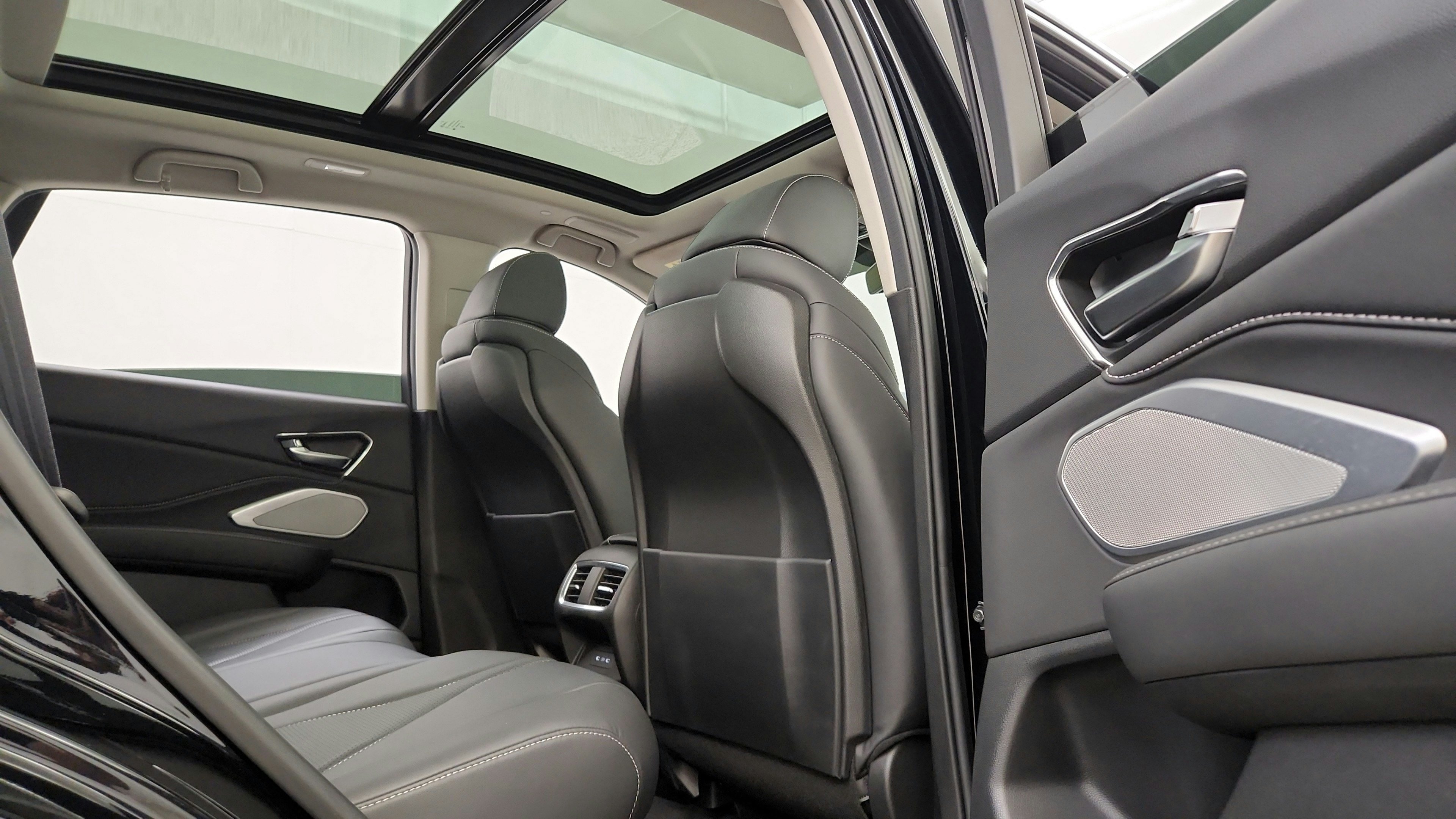 Used 2022 Acura RDX w/ Technology Package FWD image 32