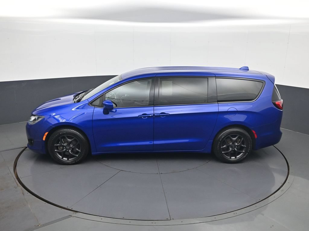 Used 2019 Chrysler Pacifica Touring Plus w/ S Appearance Package FWD image 22