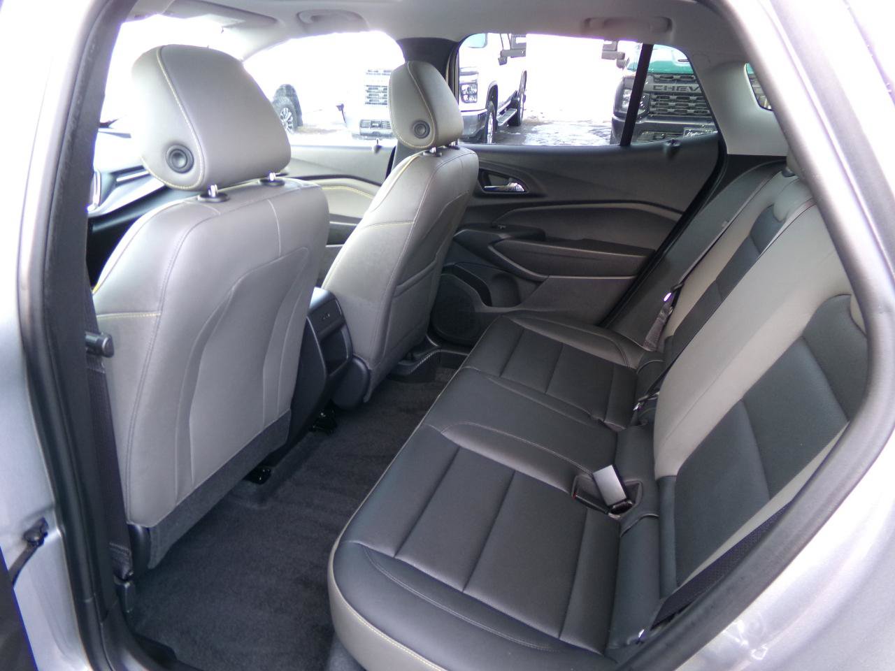 Used 2025 Chevrolet Trax ACTIV w/ Sunroof Package FWD image 26