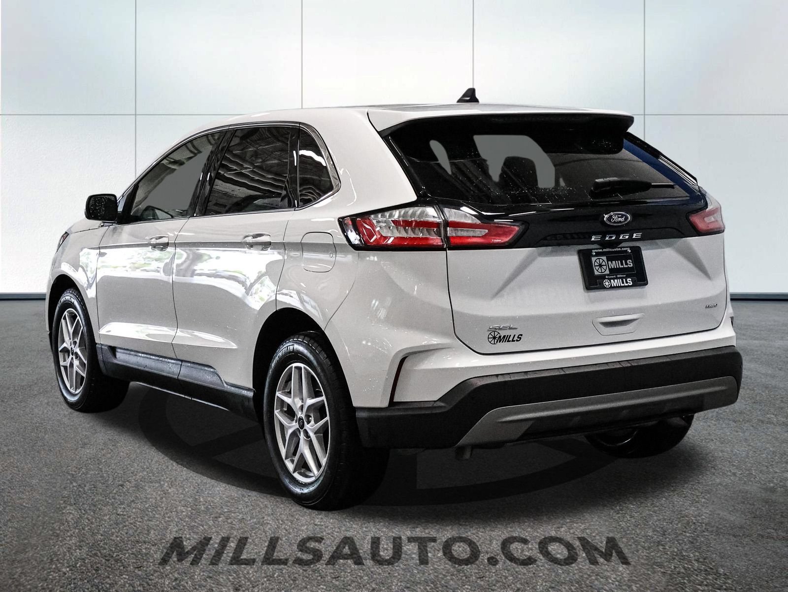 Used 2024 Ford Edge SEL w/ Convenience Package AWD/4WD image 5