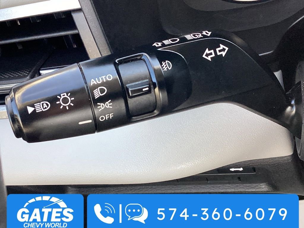 Used 2025 Mitsubishi Outlander SE image 27