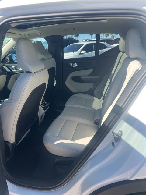 New 2026 Volvo XC40 B5 Plus w/ Protection Package Premier AWD/4WD image 21