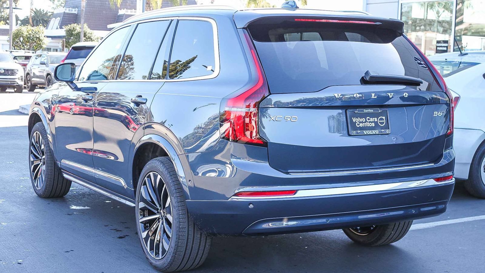 New 2026 Volvo XC90 B6 Ultra w/ Protection Package AWD/4WD image 8