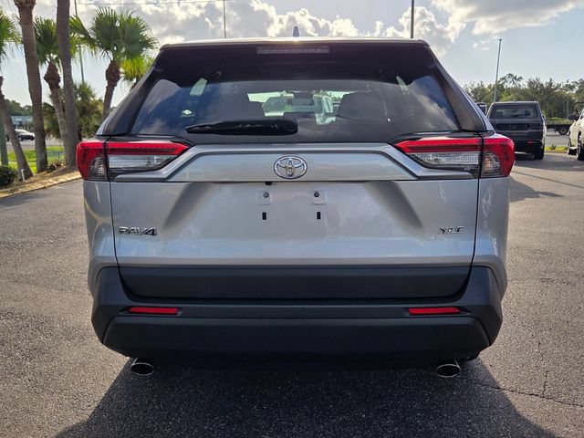 Used 2022 Toyota RAV4 XLE w/ Convenience Package FWD image 6