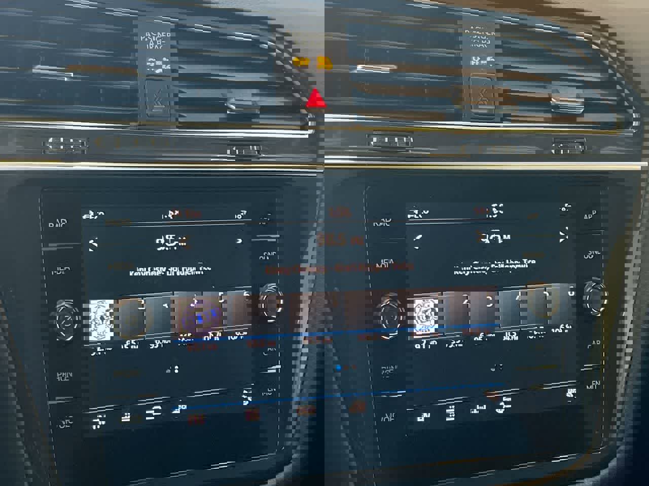 Used 2019 Volkswagen Tiguan SE image 16