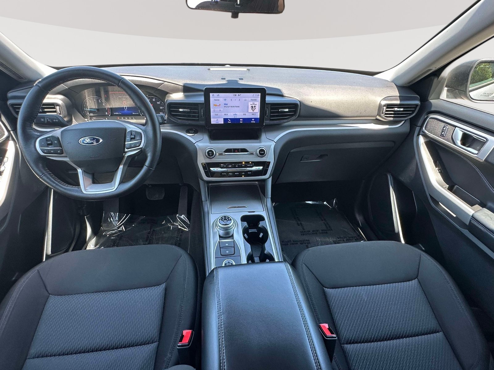 Used 2023 Ford Explorer XLT AWD/4WD image 7