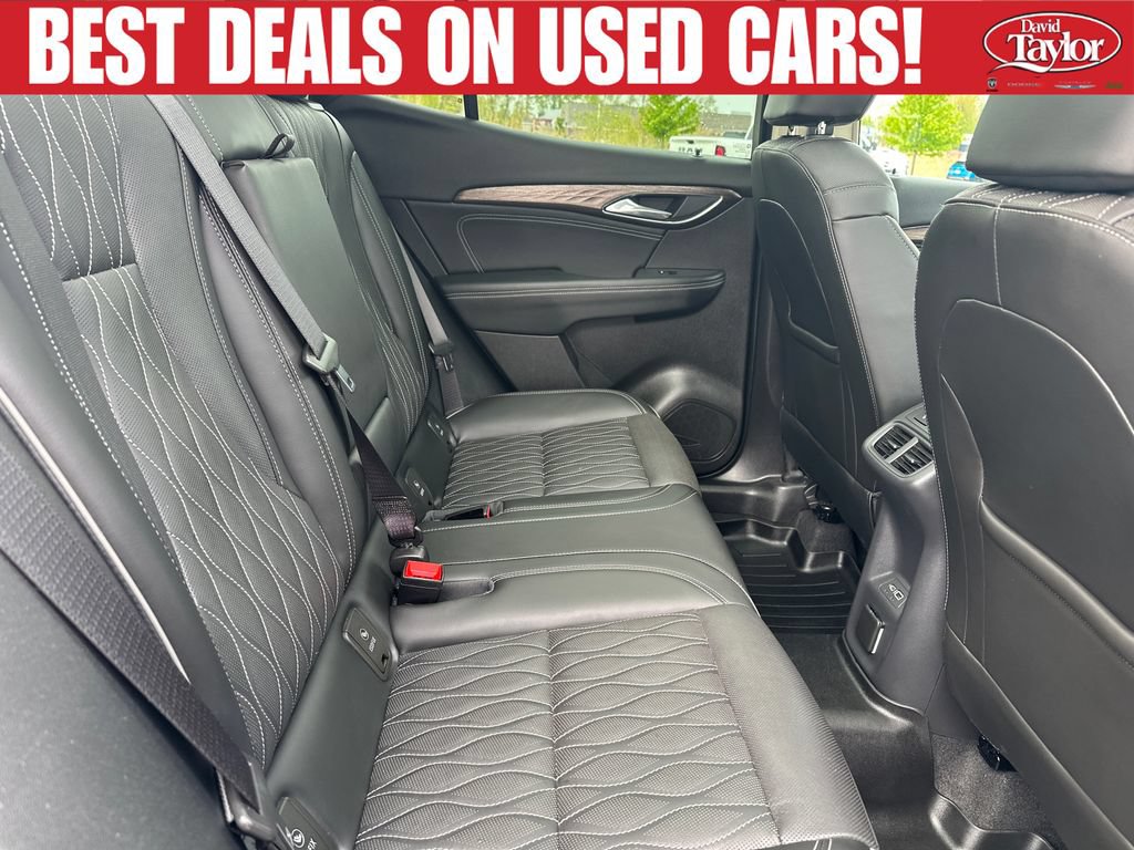Used 2022 Buick Envision Avenir w/ Technology Package II FWD image 31