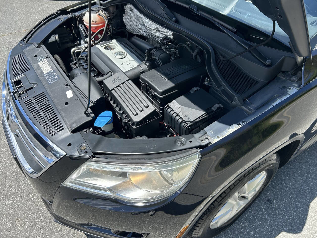 Used 2011 Volkswagen Tiguan S FWD image 19