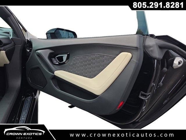 Used 2020 Lamborghini Huracan EVO image 9