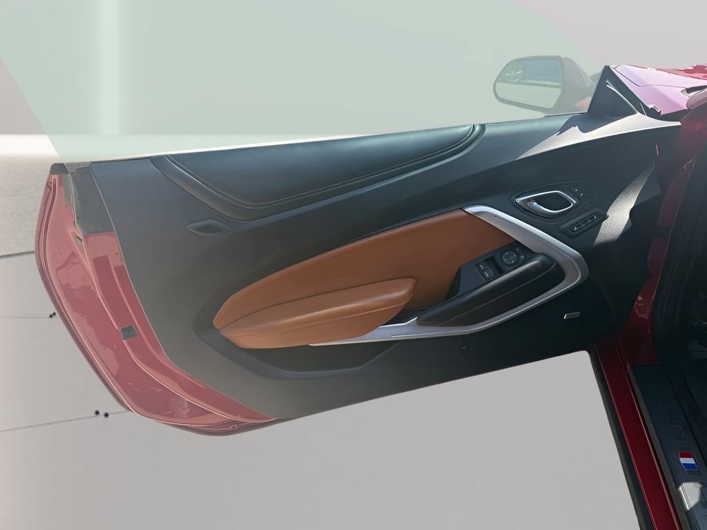 Used 2018 Chevrolet Camaro SS RWD image 10