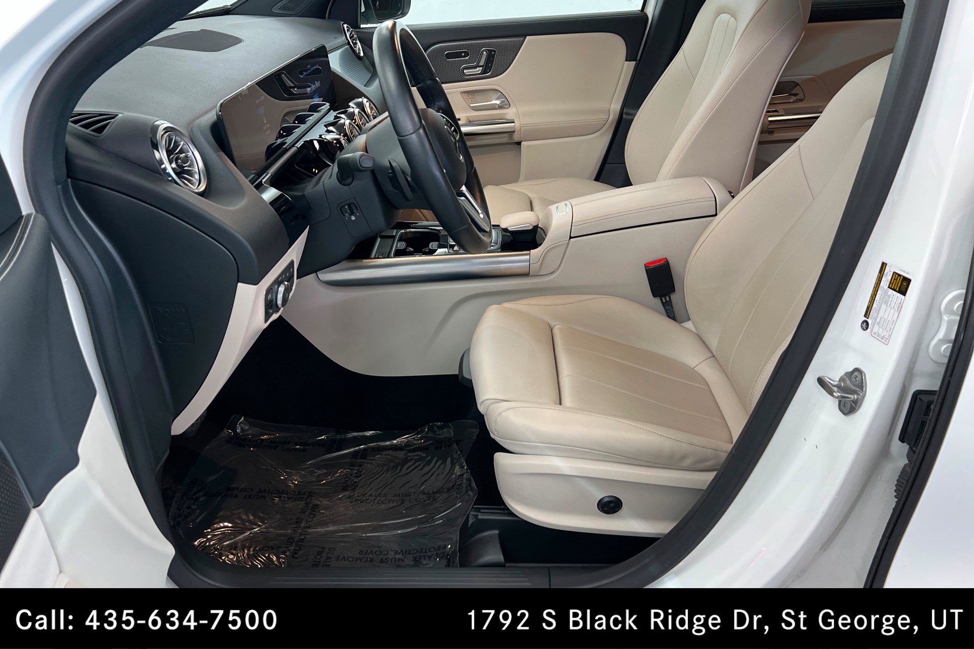Certified 2022 Mercedes-Benz GLA 250 4MATIC w/ Premium Package Lite image 17