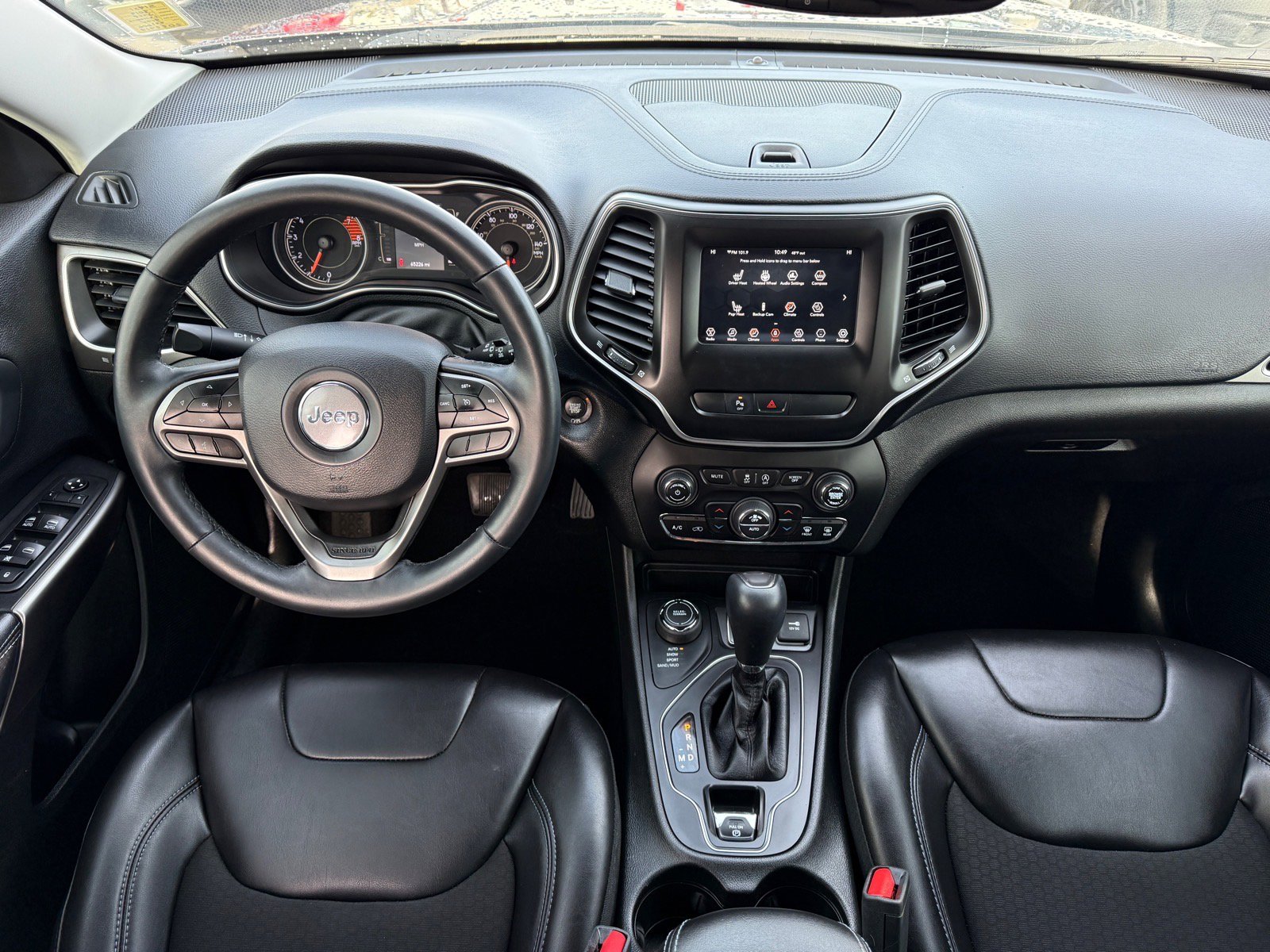 Used 2019 Jeep Cherokee Latitude Plus w/ Comfort/Convenience Group image 24