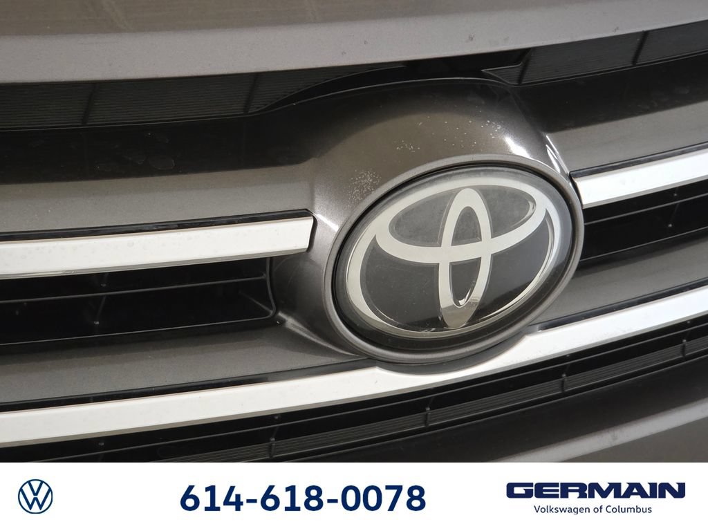 Used 2017 Toyota Highlander Limited AWD/4WD image 16
