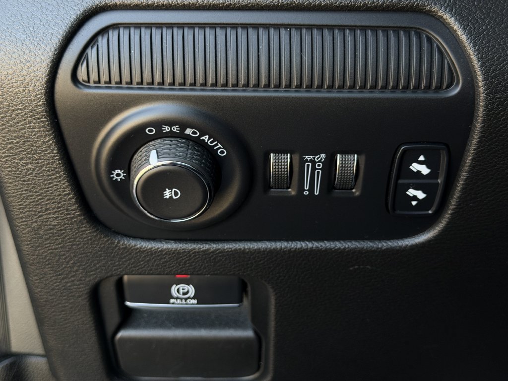 Used 2022 Jeep Wagoneer Series II RWD image 21