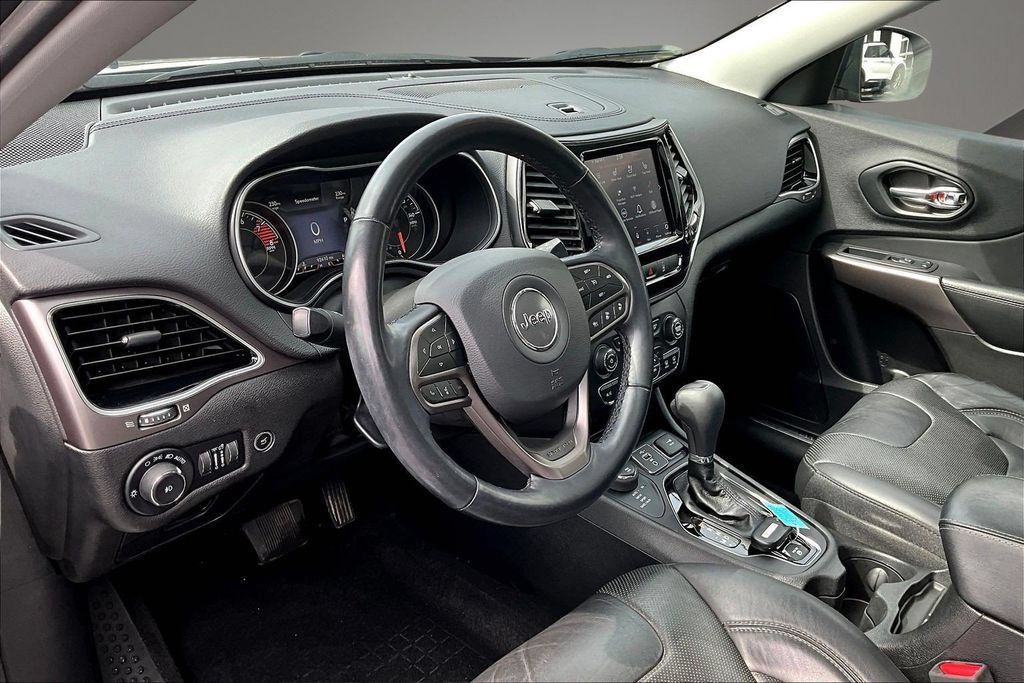 Used 2021 Jeep Cherokee Limited w/ Elite Package AWD/4WD image 17