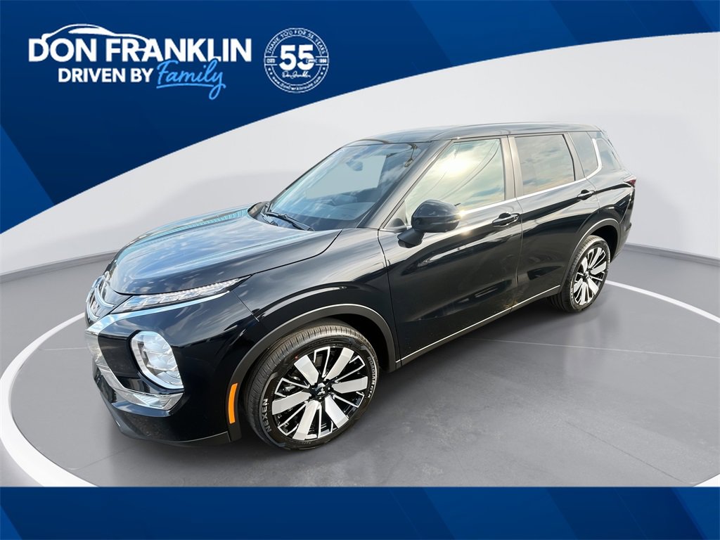 New 2025 Mitsubishi Outlander SE image 1