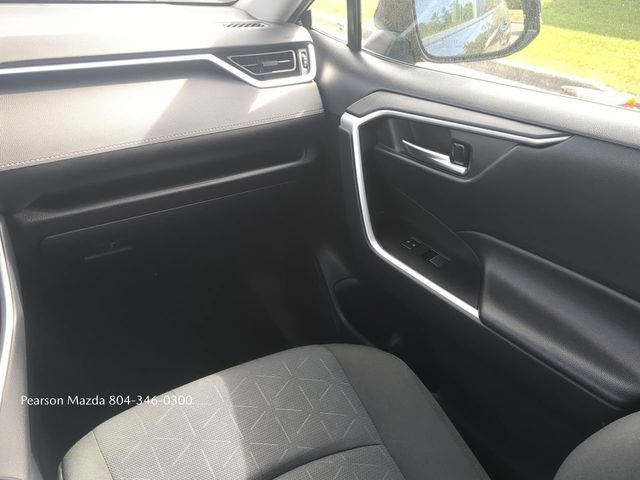 Used 2025 Toyota RAV4 XLE AWD/4WD image 17