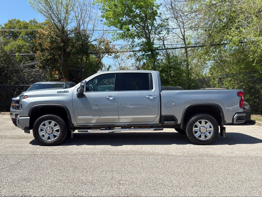 Used 2024 Chevrolet Silverado 3500 High Country w/ Technology Package image 9