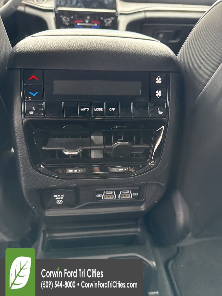 Used 2023 Jeep Grand Cherokee L Limited image 16