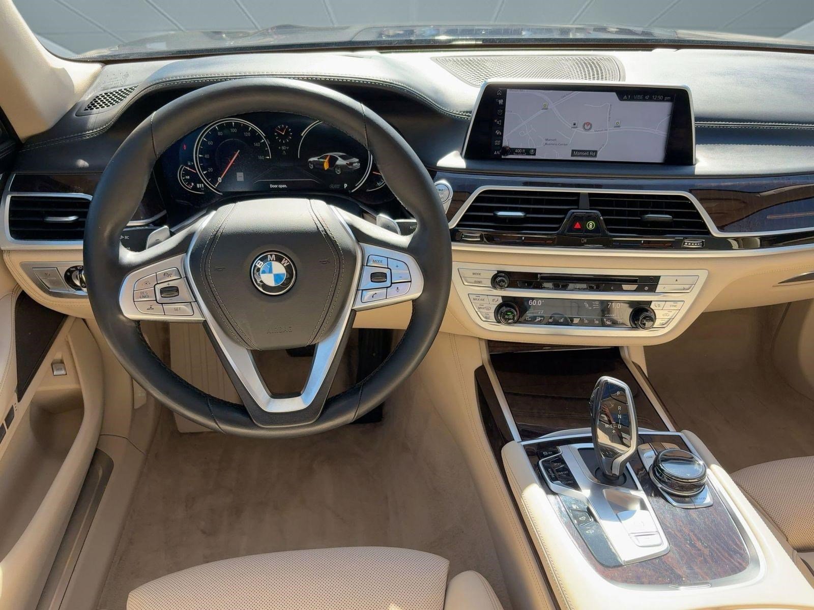 Used 2016 BMW 750i image 28