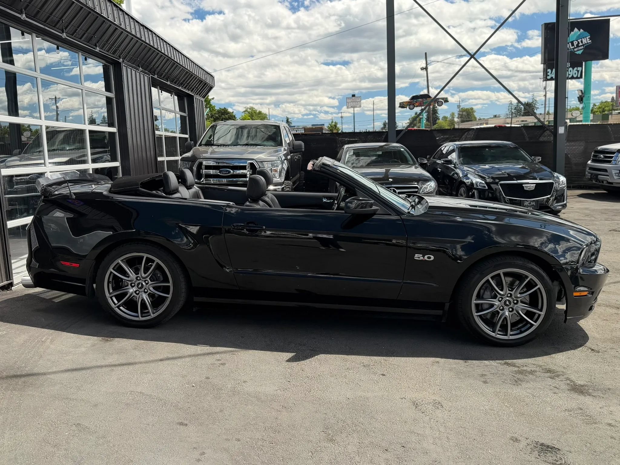 Used 2014 Ford Mustang GT w/ Electronics Package RWD image 10