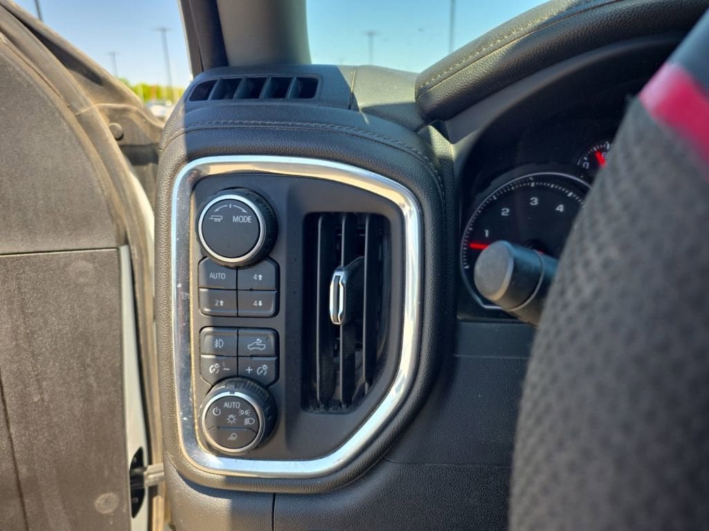 Used 2023 Chevrolet Silverado 2500 LTZ AWD/4WD image 15