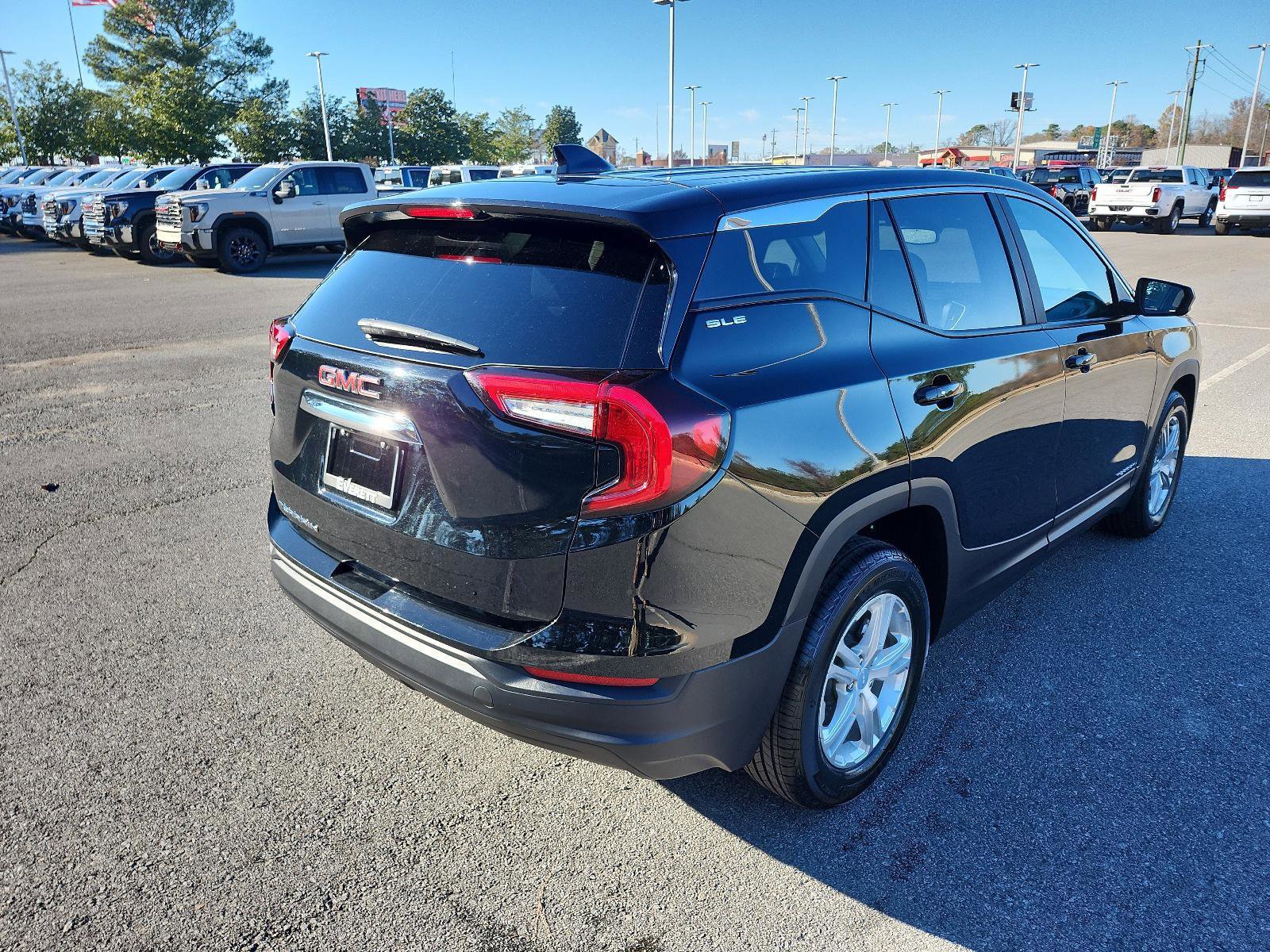 Certified 2023 GMC Terrain SLE image 3