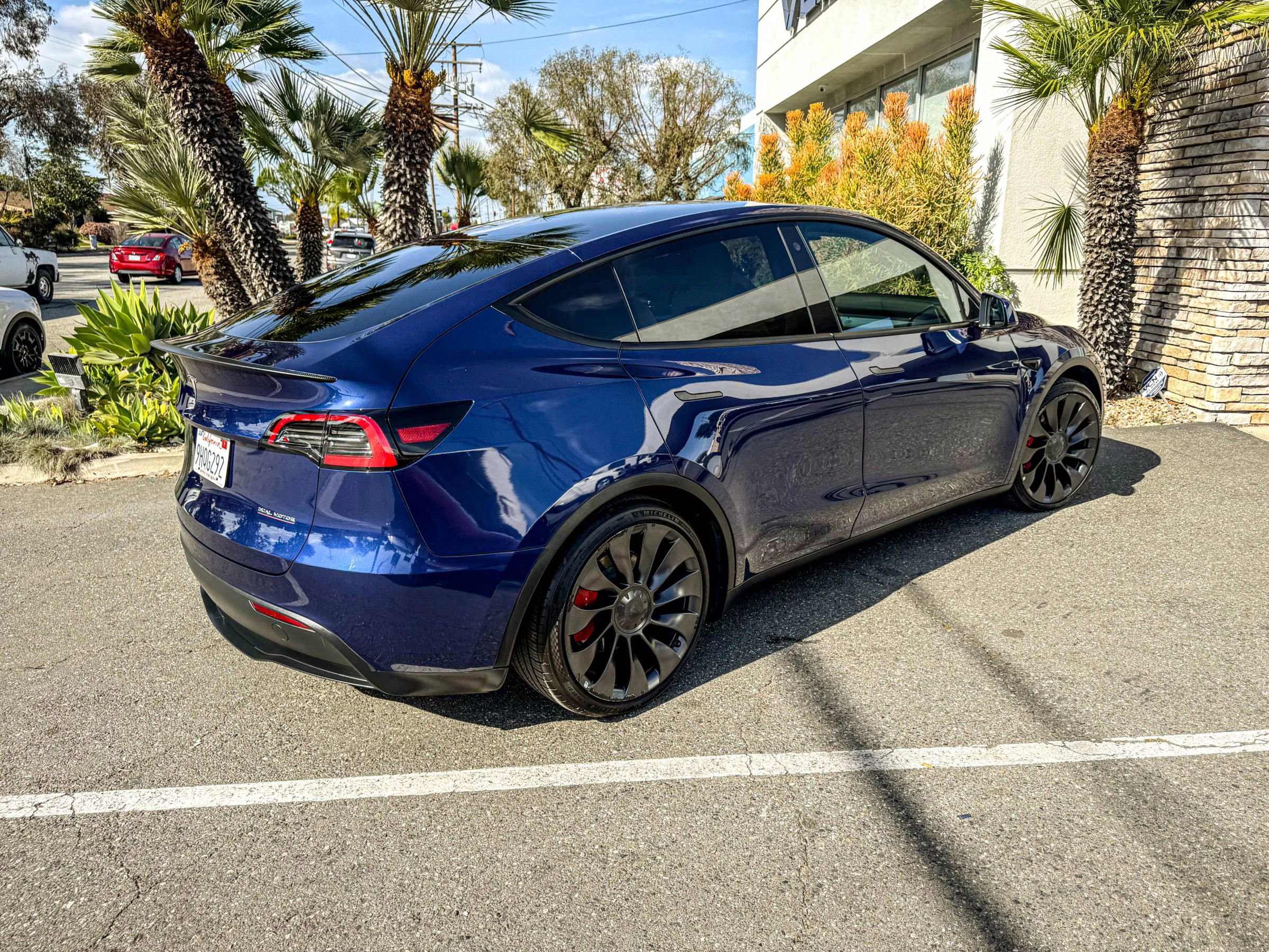 Used 2023 Tesla Model Y Performance image 8