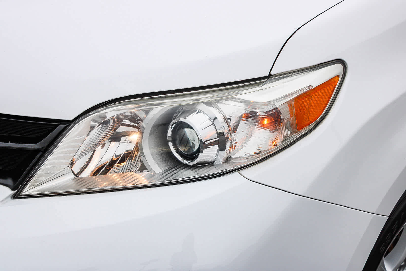 Used 2020 Toyota Sienna L image 10