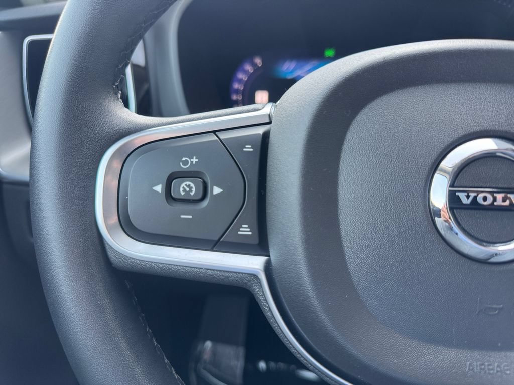 Certified 2023 Volvo XC60 B5 Core w/ Climate Package AWD/4WD image 15