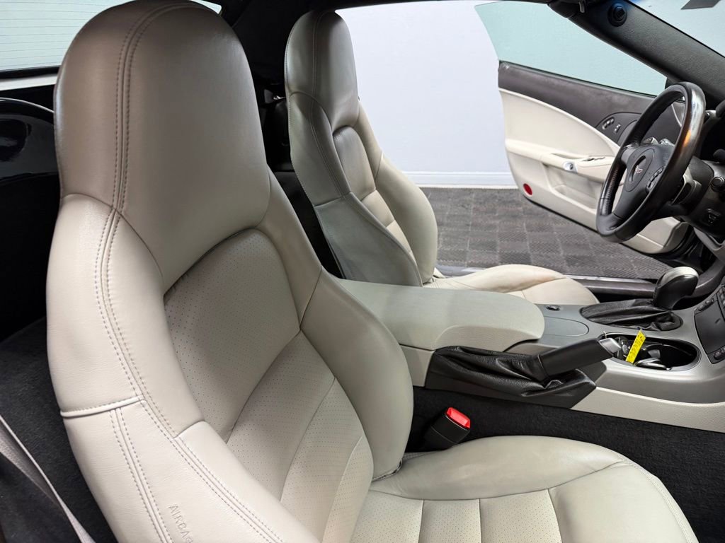 Used 2007 Chevrolet Corvette Convertible w/ Preferred Equipment Group RWD image 39