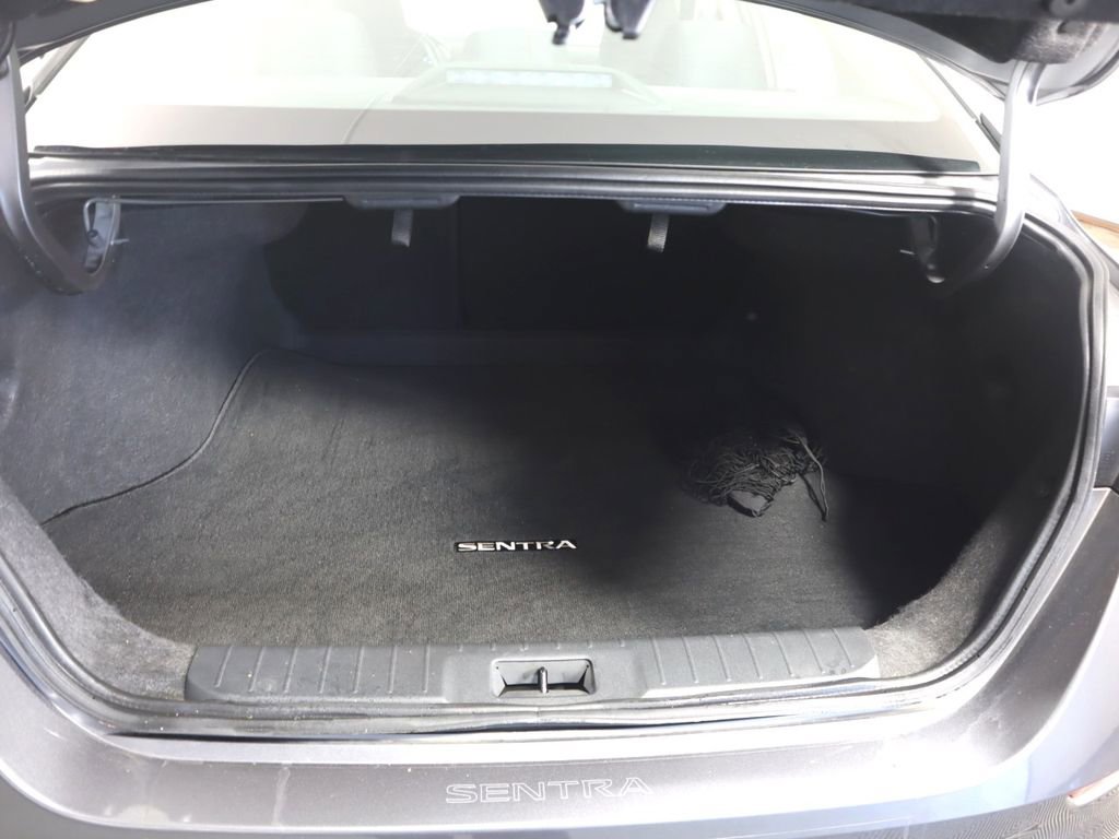 Used 2023 Nissan Sentra SR w/ Trunk Package image 20