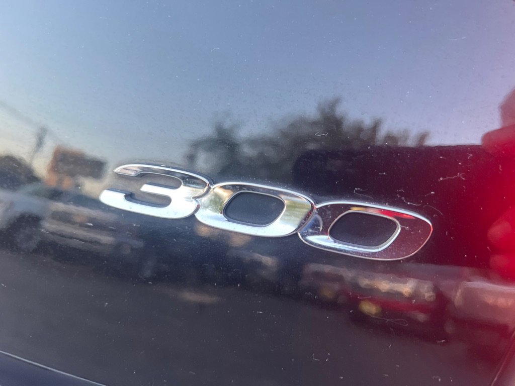 Used 2015 Chrysler 300 Limited w/ 300 Premium Group image 38