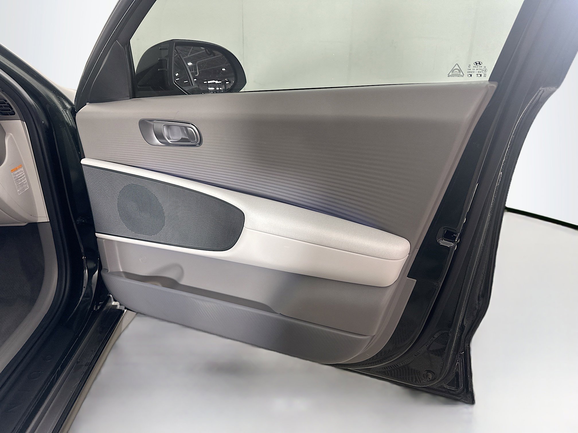 Used 2023 Hyundai Ioniq 6 SEL w/ Cargo Package image 31