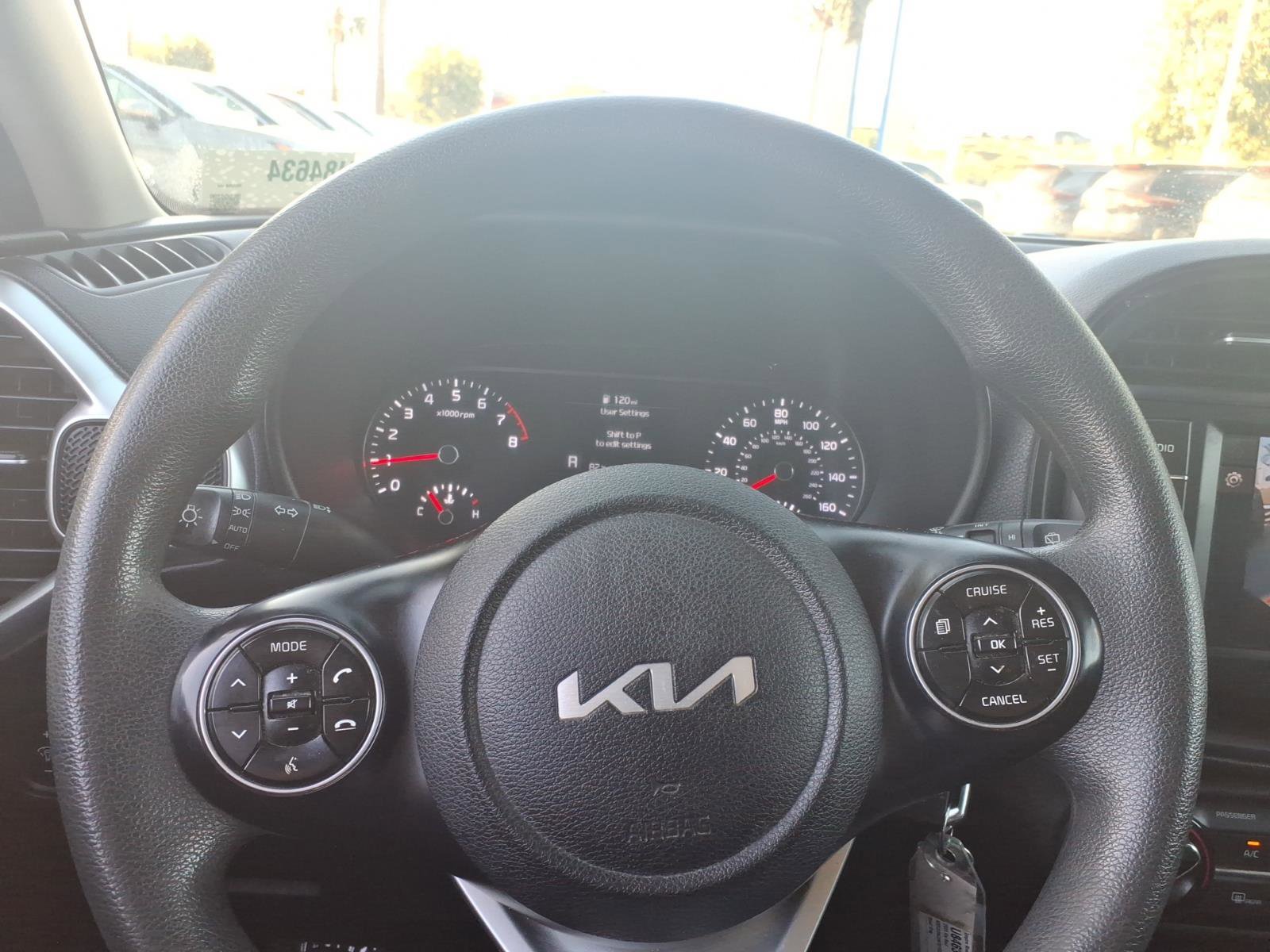 Used 2022 Kia Soul LX image 15