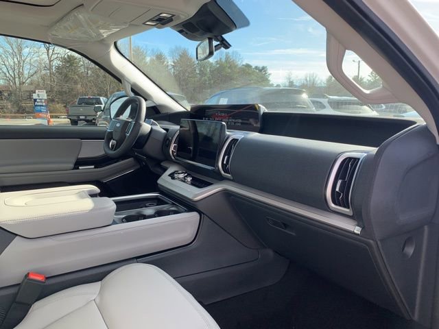 New 2026 Ford Expedition Active AWD/4WD image 18