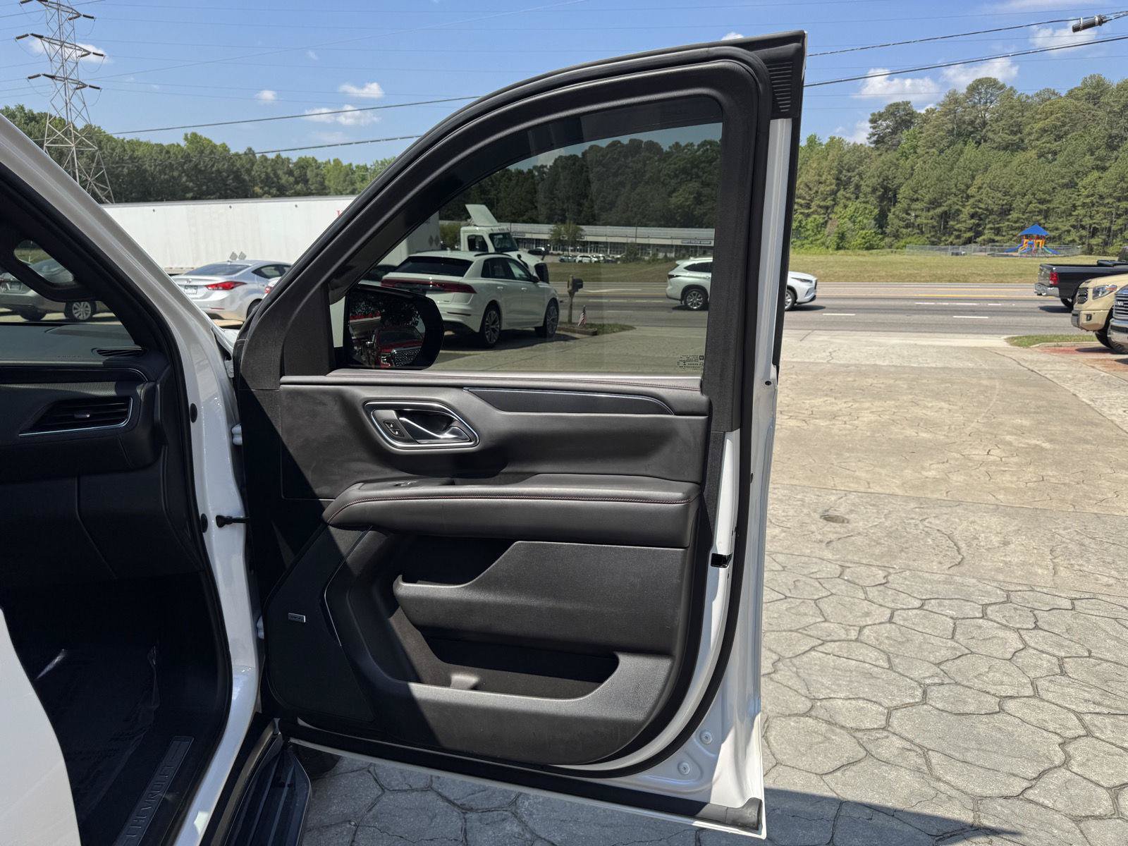 Used 2021 Chevrolet Tahoe RST w/ Luxury Package RWD image 21