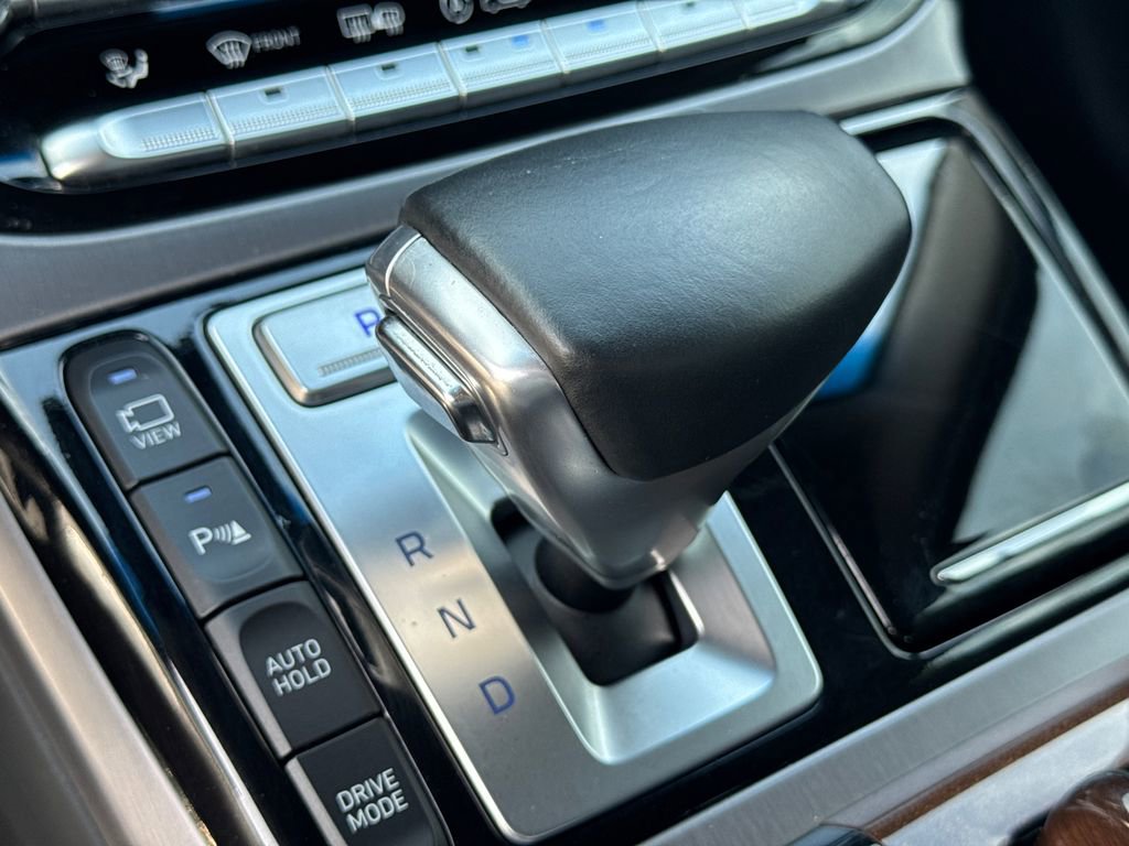 Used 2019 Genesis G90 3.3T Premium RWD image 30